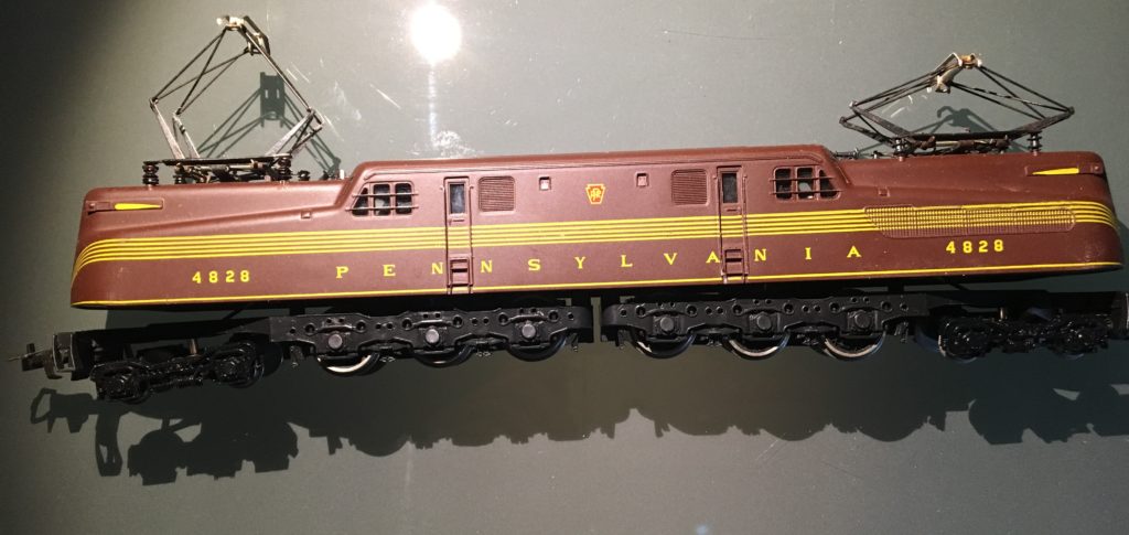 locomotive électrique 2CC2 type GG1 4828 du Pennsylvania par Mehano pour Jouef. locomotive électrique 2CC2 type GG1 4828 du Pennsylvania par Mehano pour Jouef.