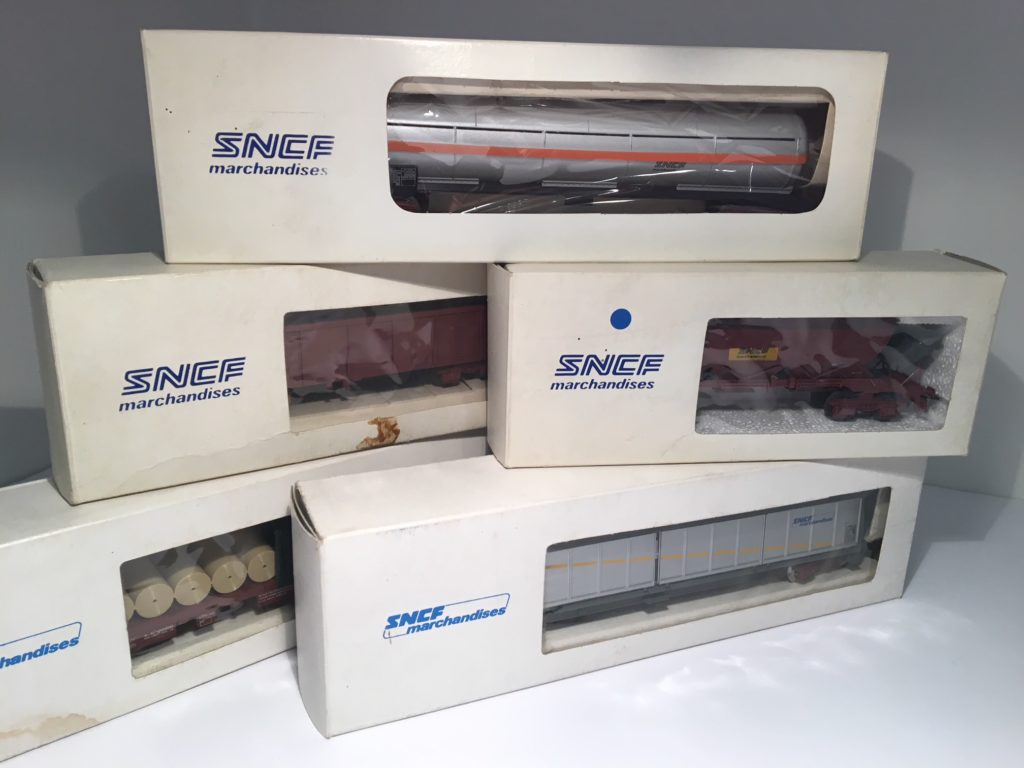 Un exemple de séries spéciales de Jouef avec la série SNCF Marchandises.