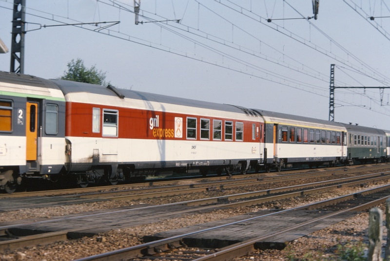 Voiture Grill Express avec livrée provisoire