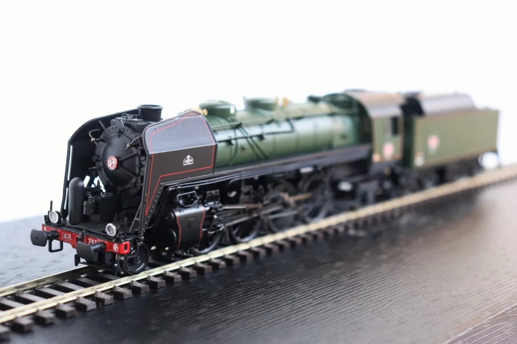 La 141 R de Hornby pour fêter les 75 ans de la marque Jouef